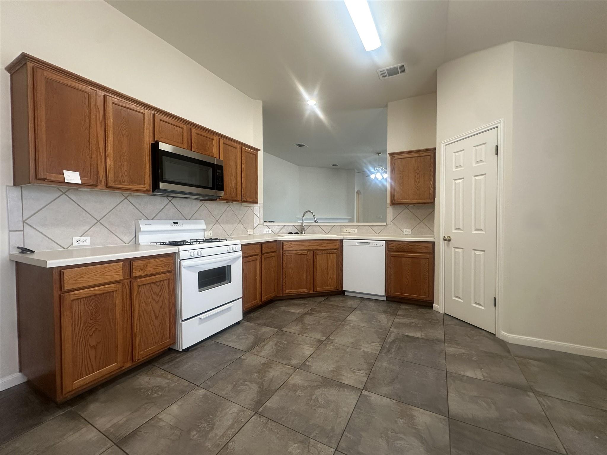 722 Ranier LN — photo 5