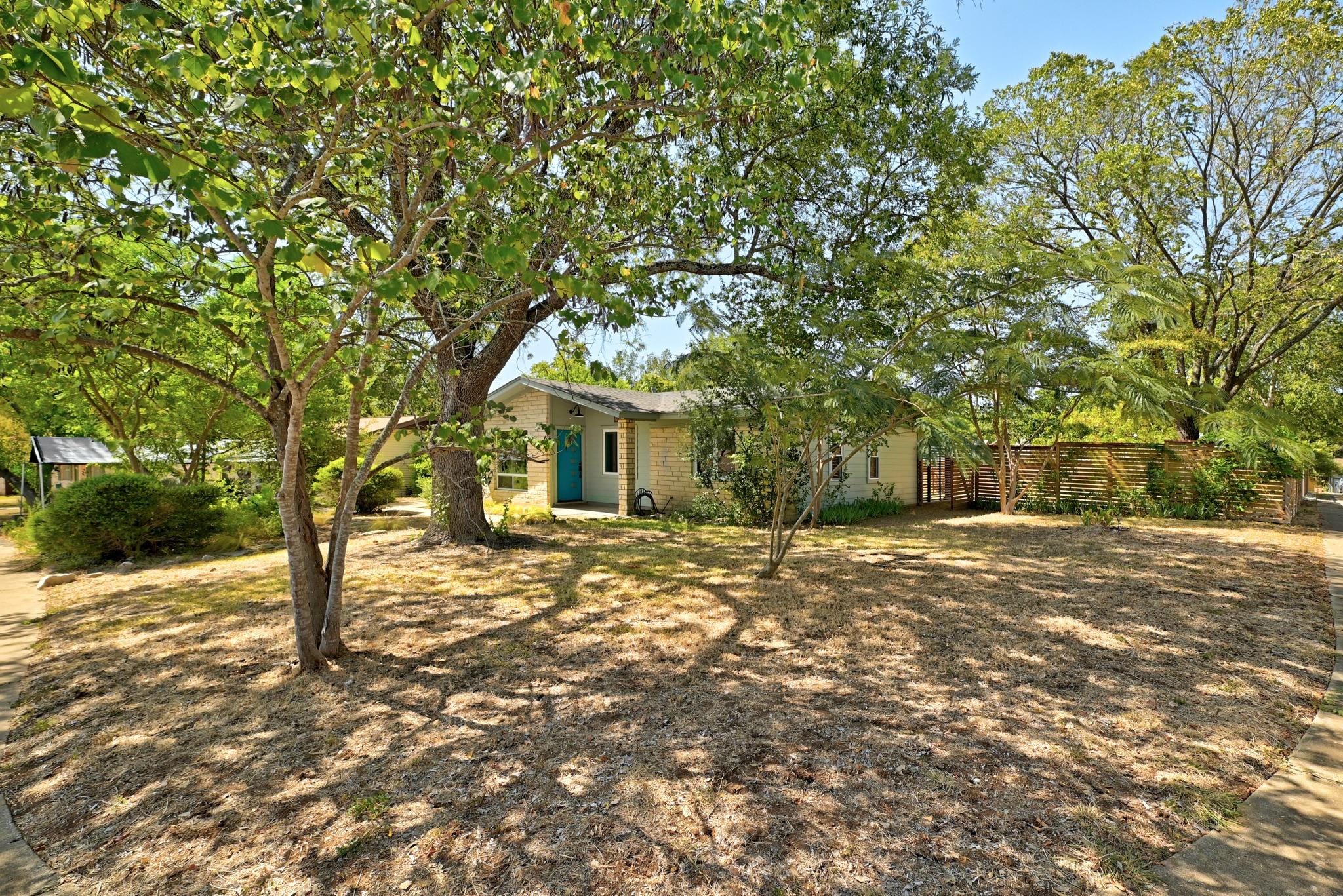 905 Emerald Wood DR — photo 3