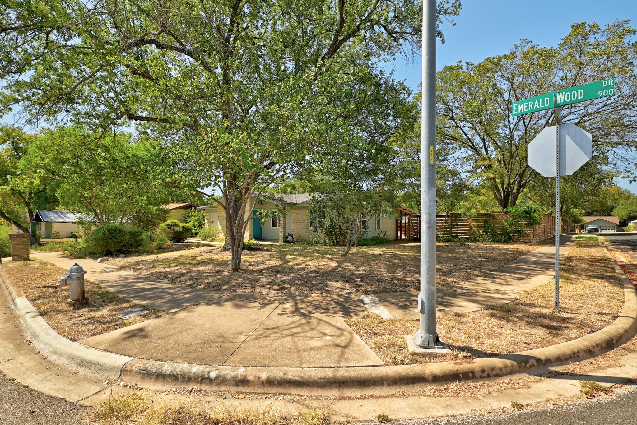 905 Emerald Wood DR — photo 4