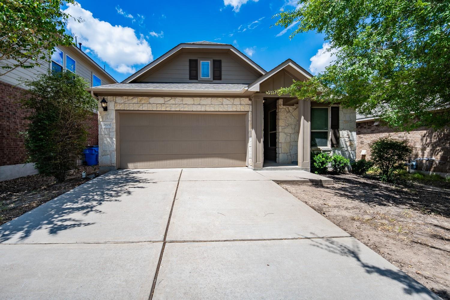 2604 Auburn Chestnut LN