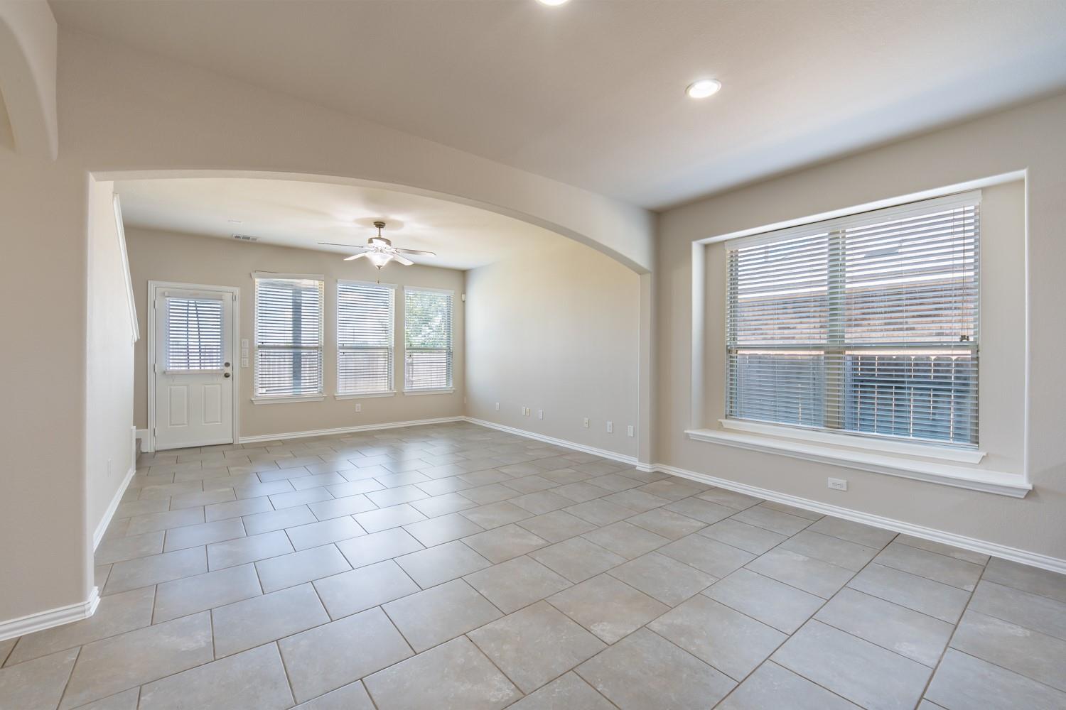 2604 Auburn Chestnut LN — photo 3