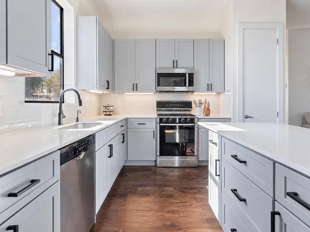 6000 Congress Ave #201 — photo 4