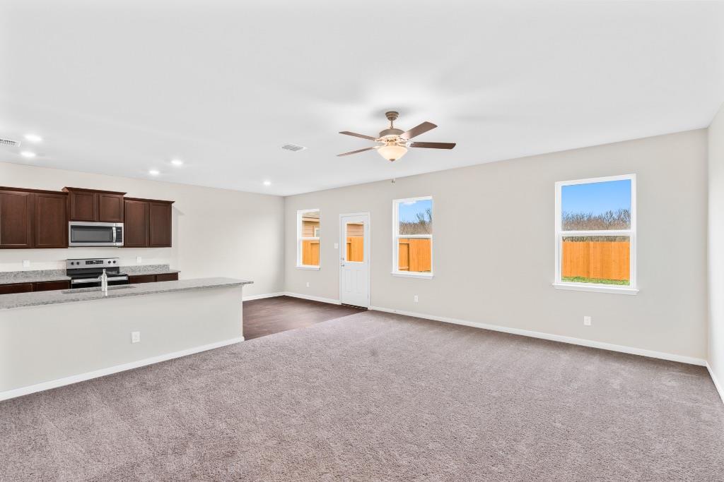 719 Wonderland TRL — photo 3
