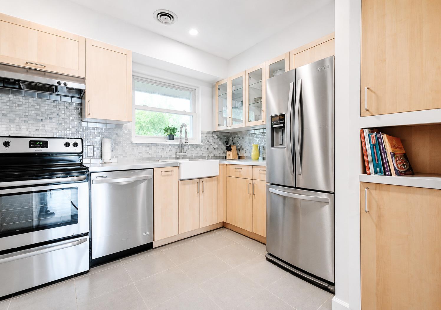 3209 Barton View DR — photo 4