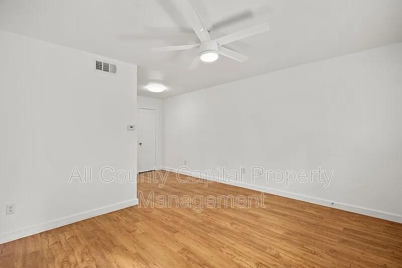 502 35th ST #203 — photo 3