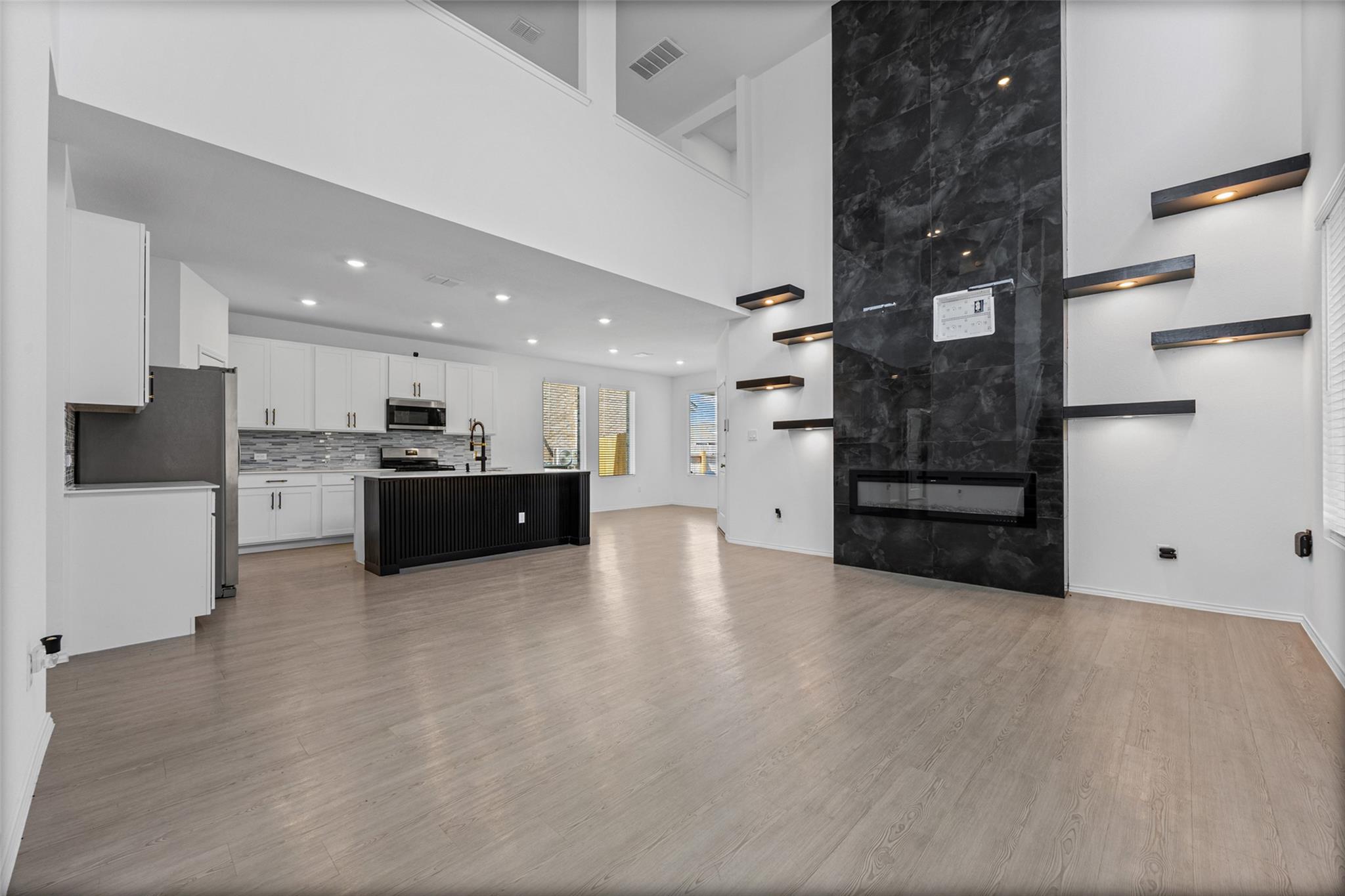 17911 Prairie Falcon WAY #6 — photo 3