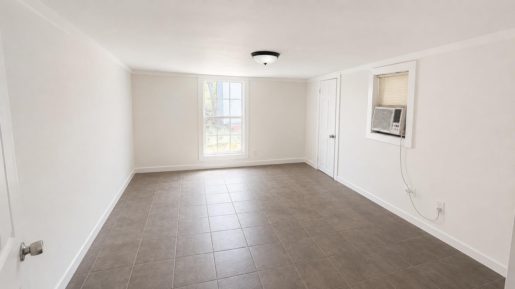 1001 Tony Lee ST — photo 3
