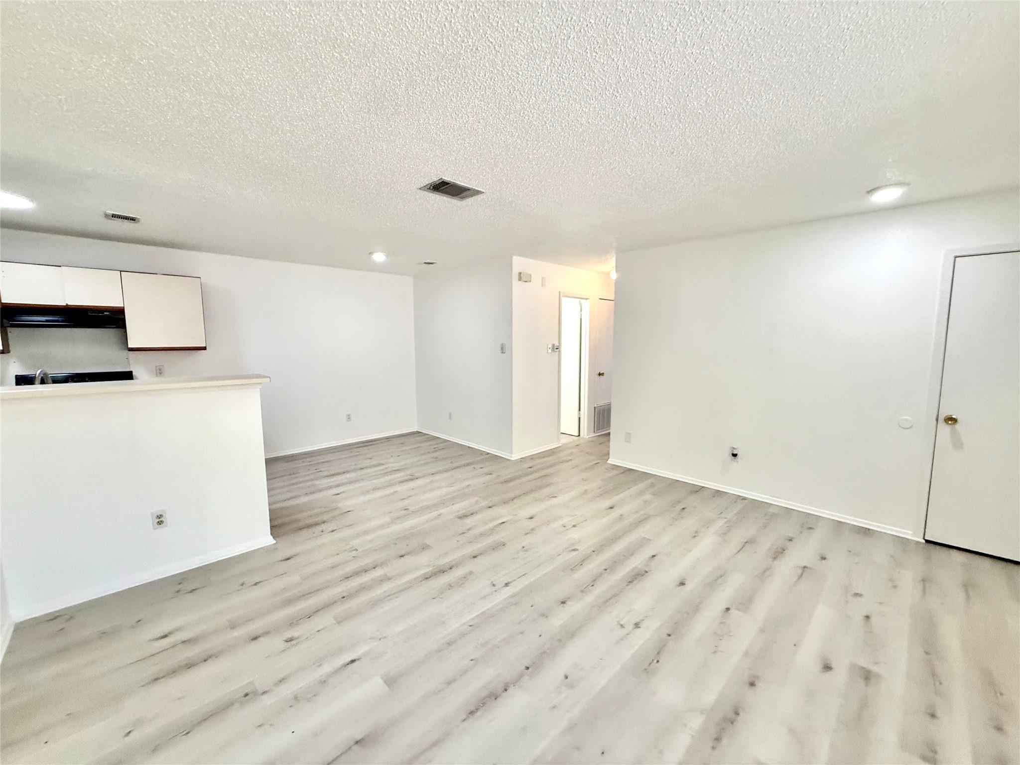 403 Country Aire DR — photo 3