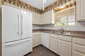 7909 Griffin CT — photo 3