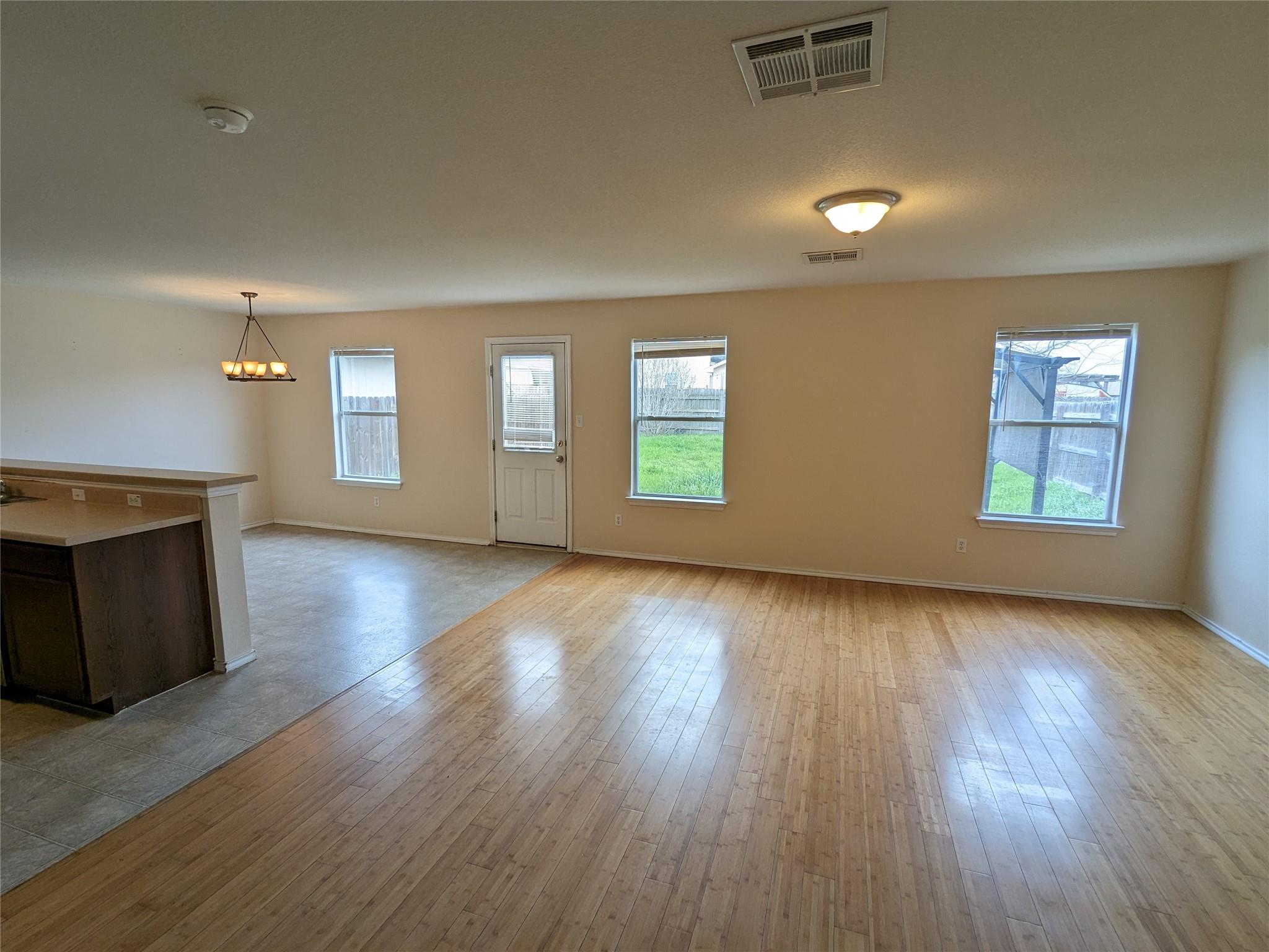 220 Quarter Ave — photo 3