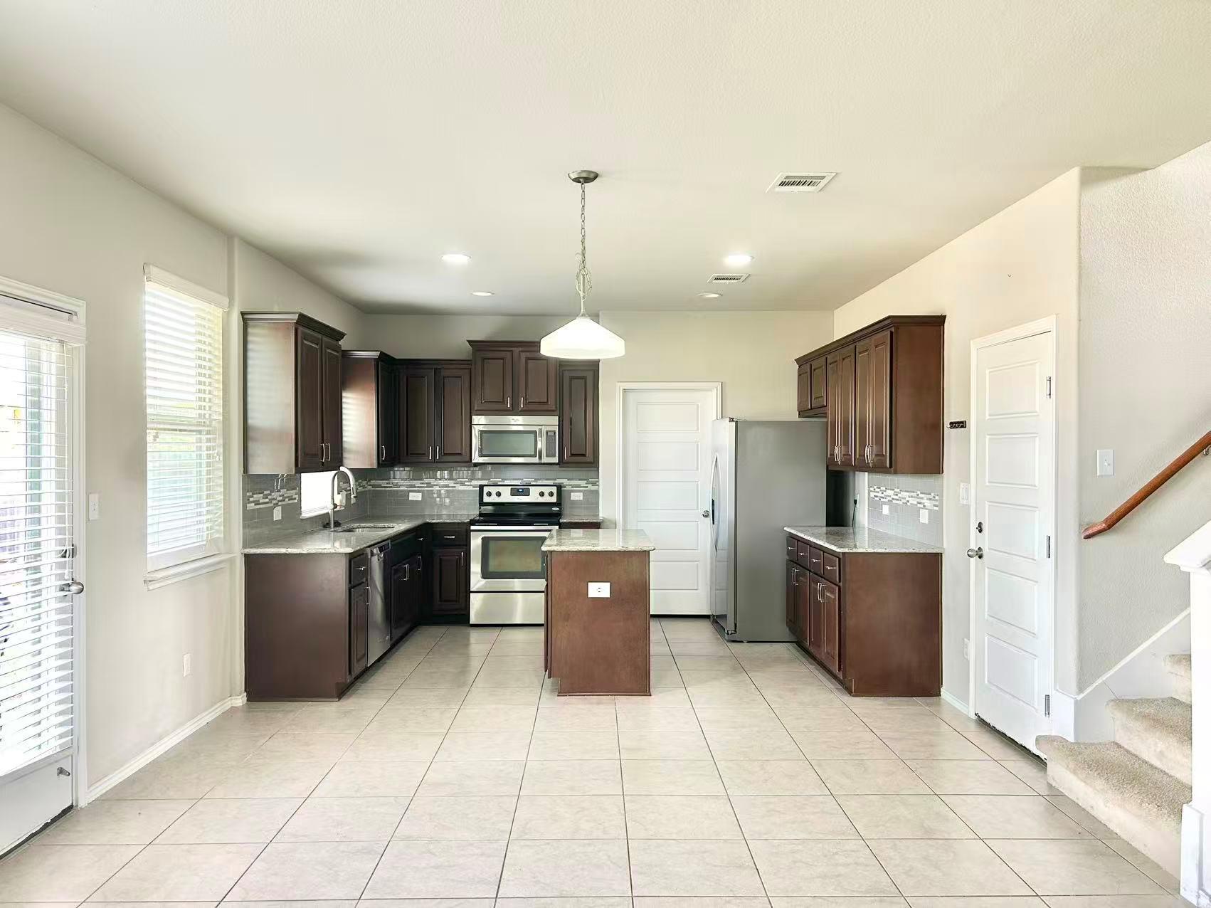 17612 Bridgefarmer BLVD — photo 4