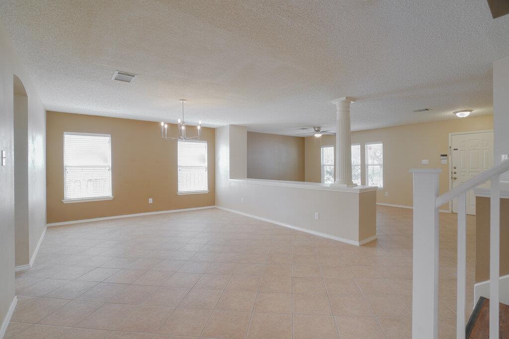 1900 Carriage Club DR — photo 3