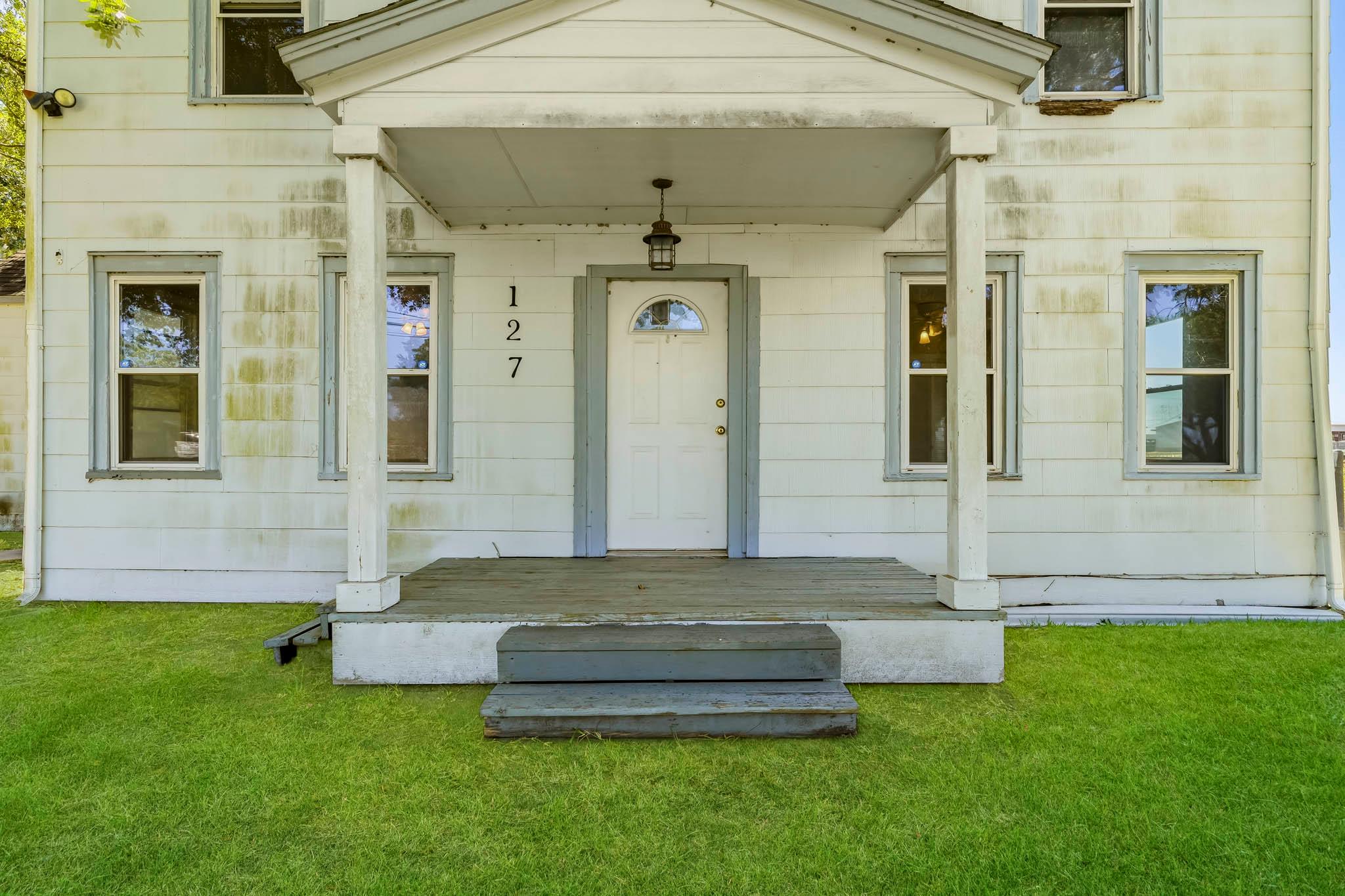 127 Amthor ST — photo 3