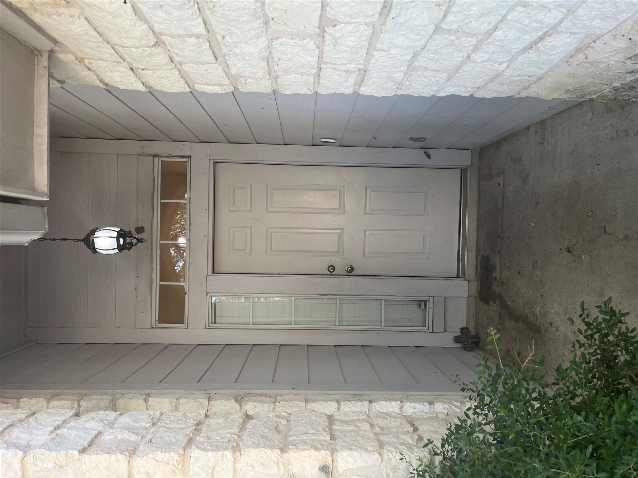 1704 Ascot LN — photo 3
