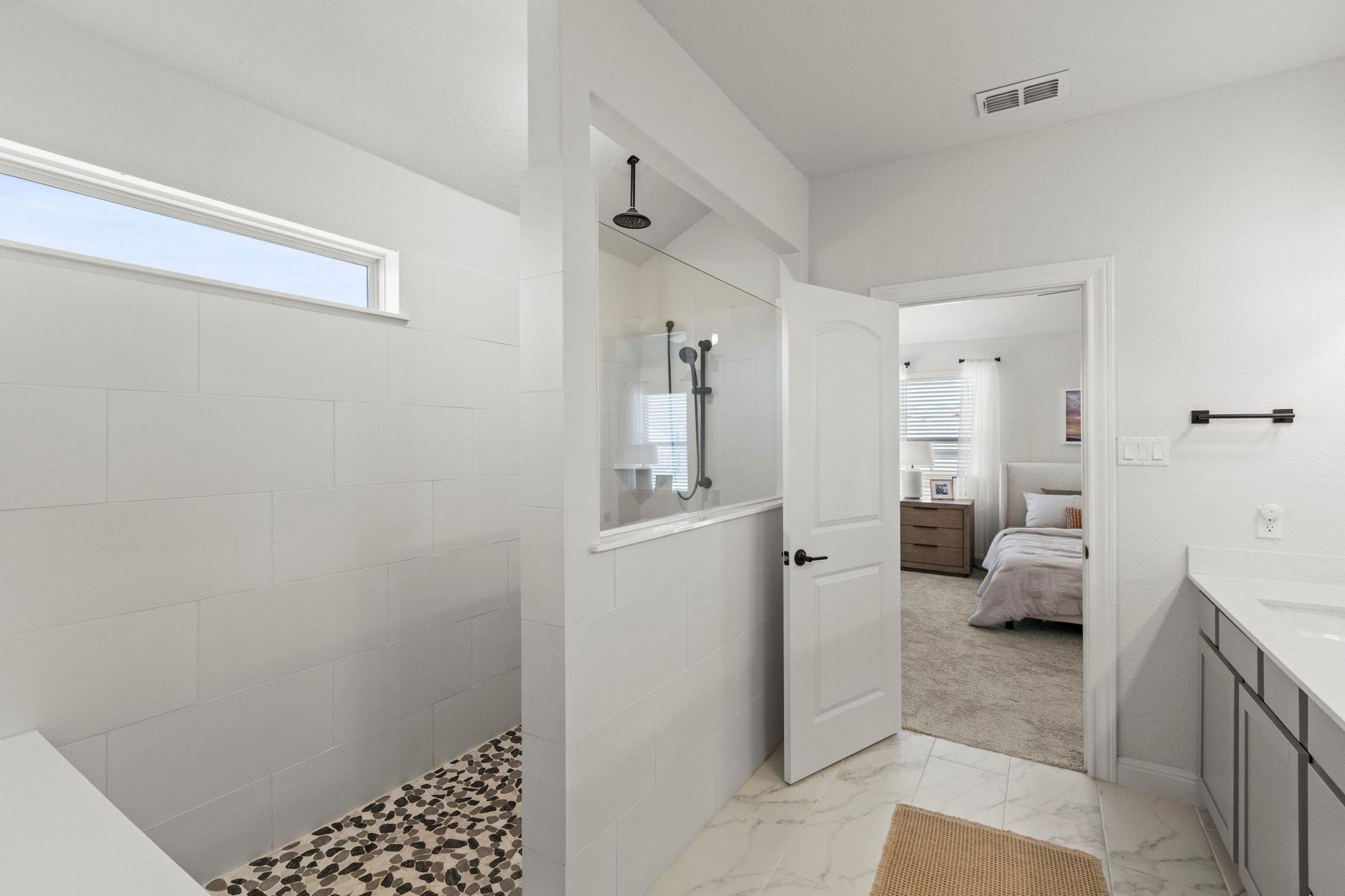 330 Purple Heart DR — photo 5