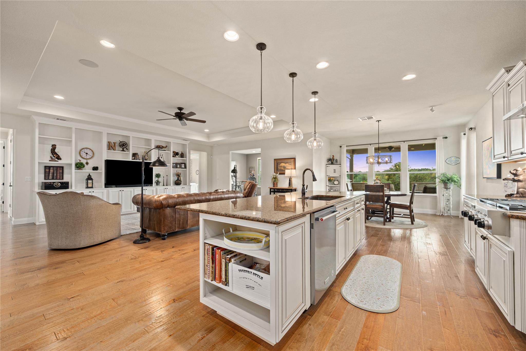 220 Fairway Ridge RD — photo 4