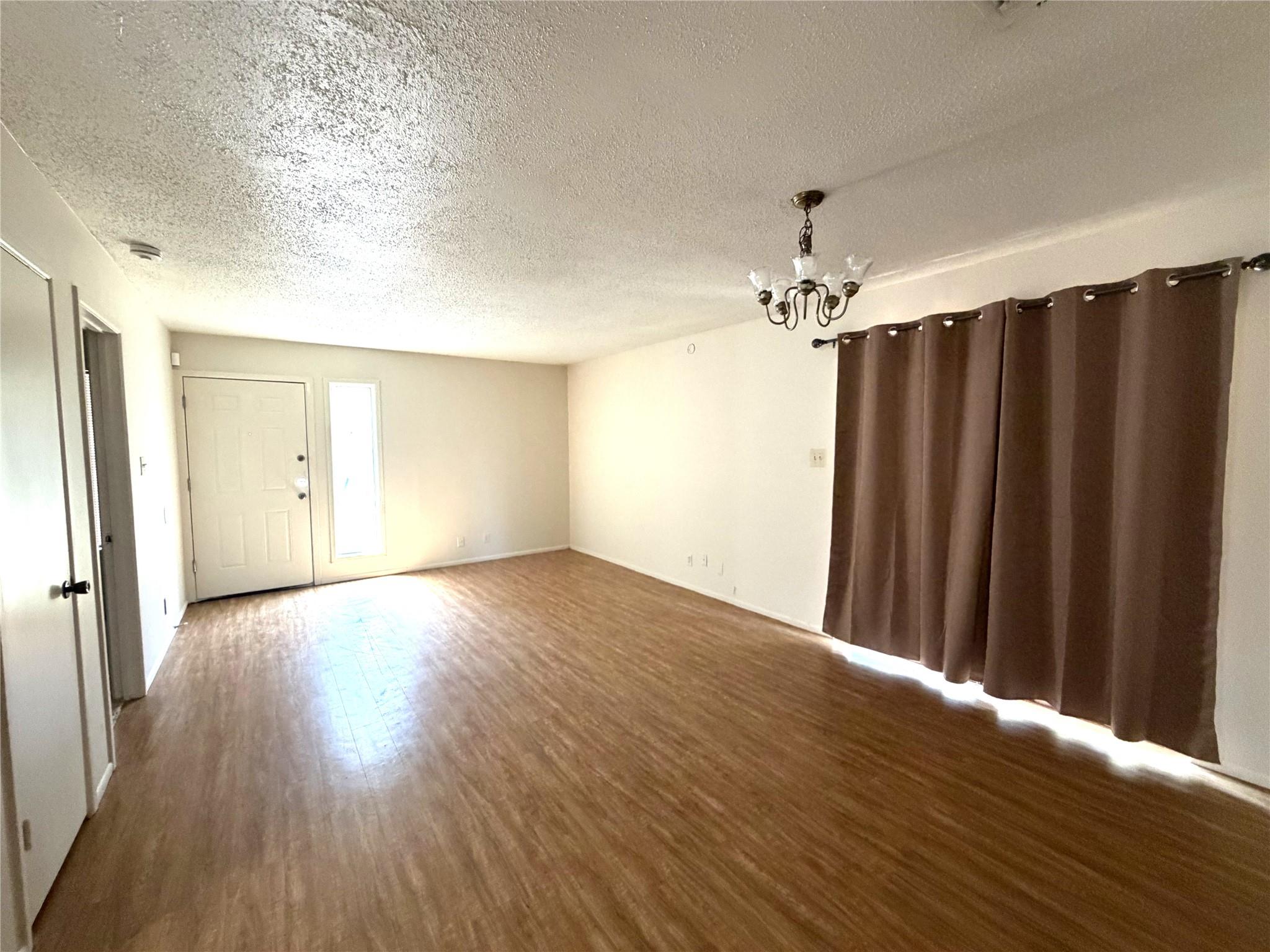 421 Live Oak ST — photo 4