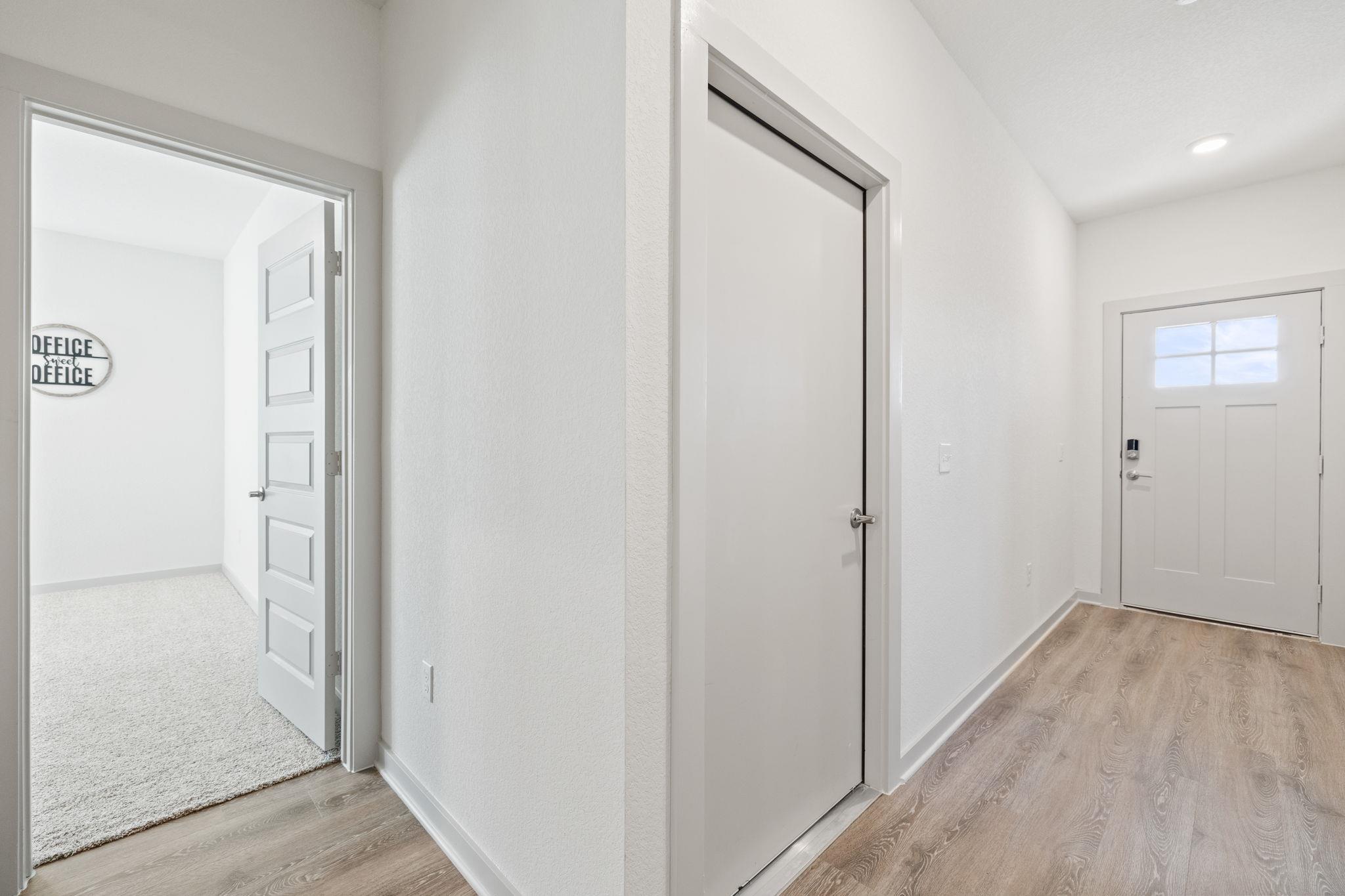 212 Florenz LN — photo 4