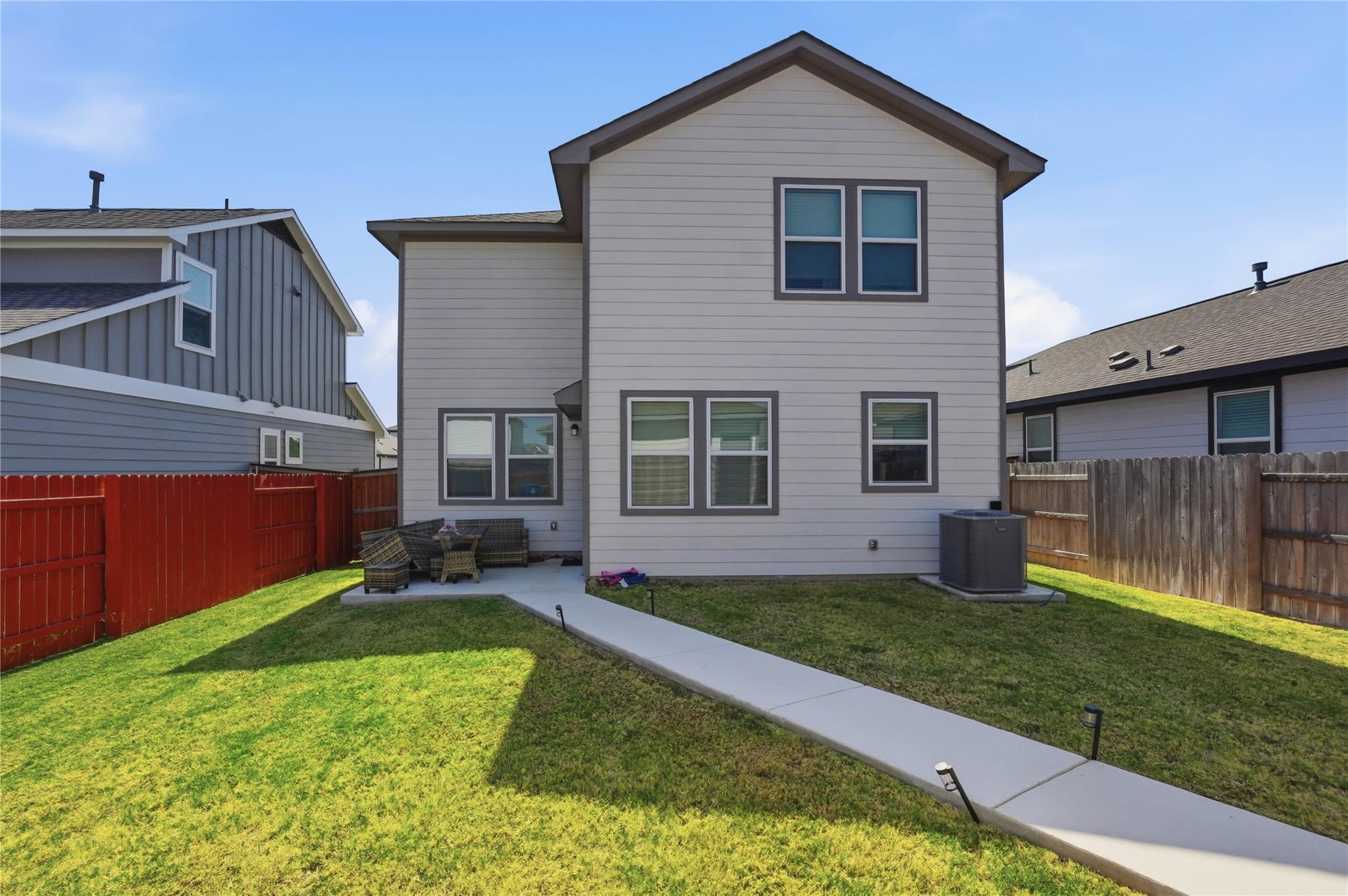 2437 Lucy Axel LN — photo 4
