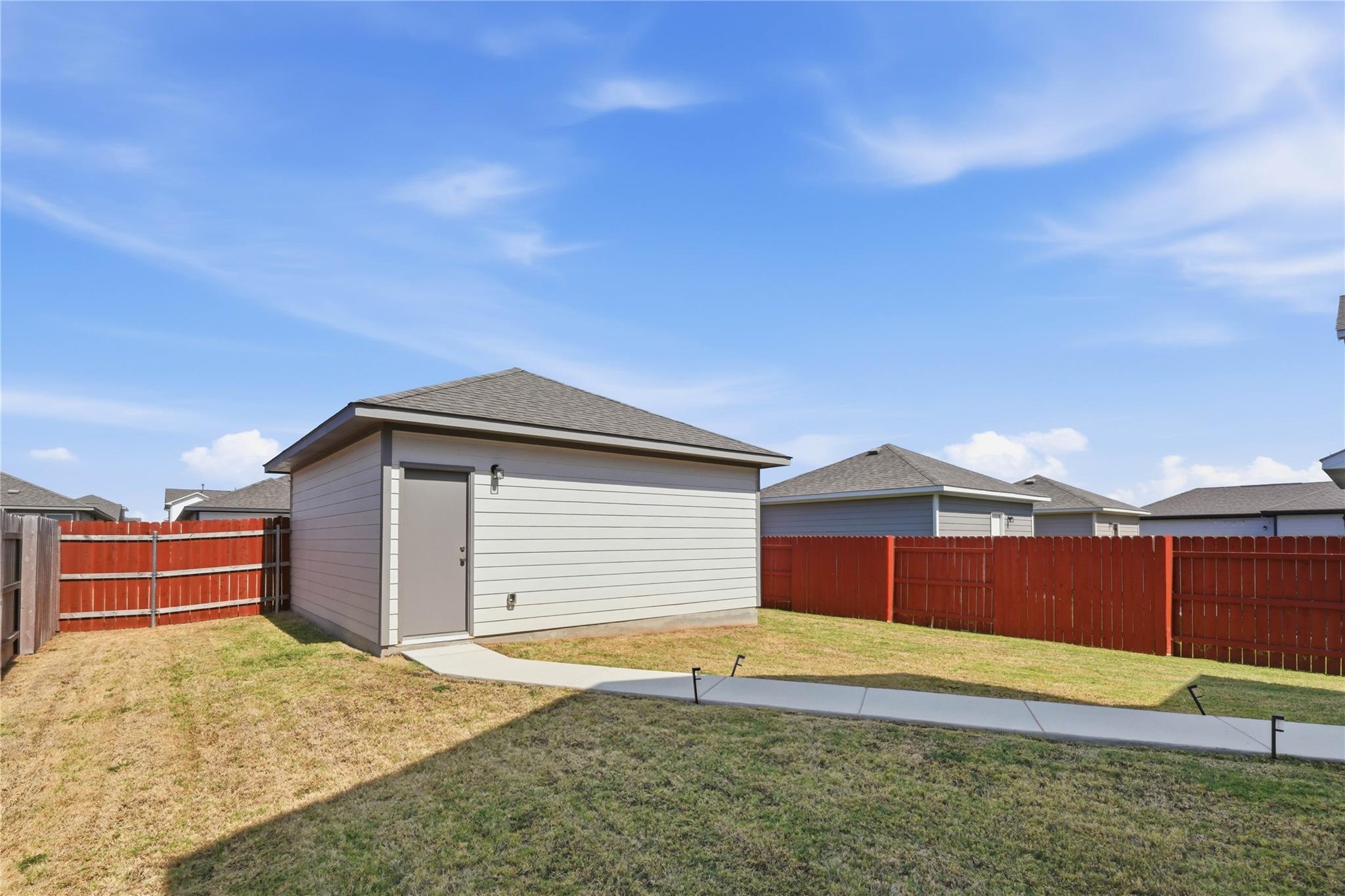 2437 Lucy Axel LN — photo 5