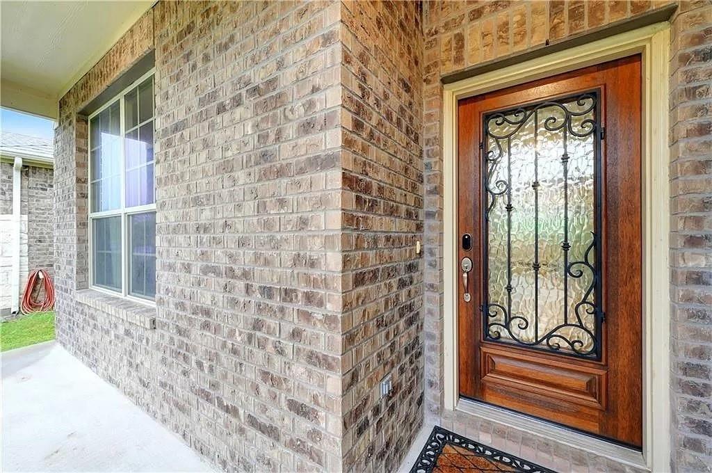 2112 Edson CT — photo 3
