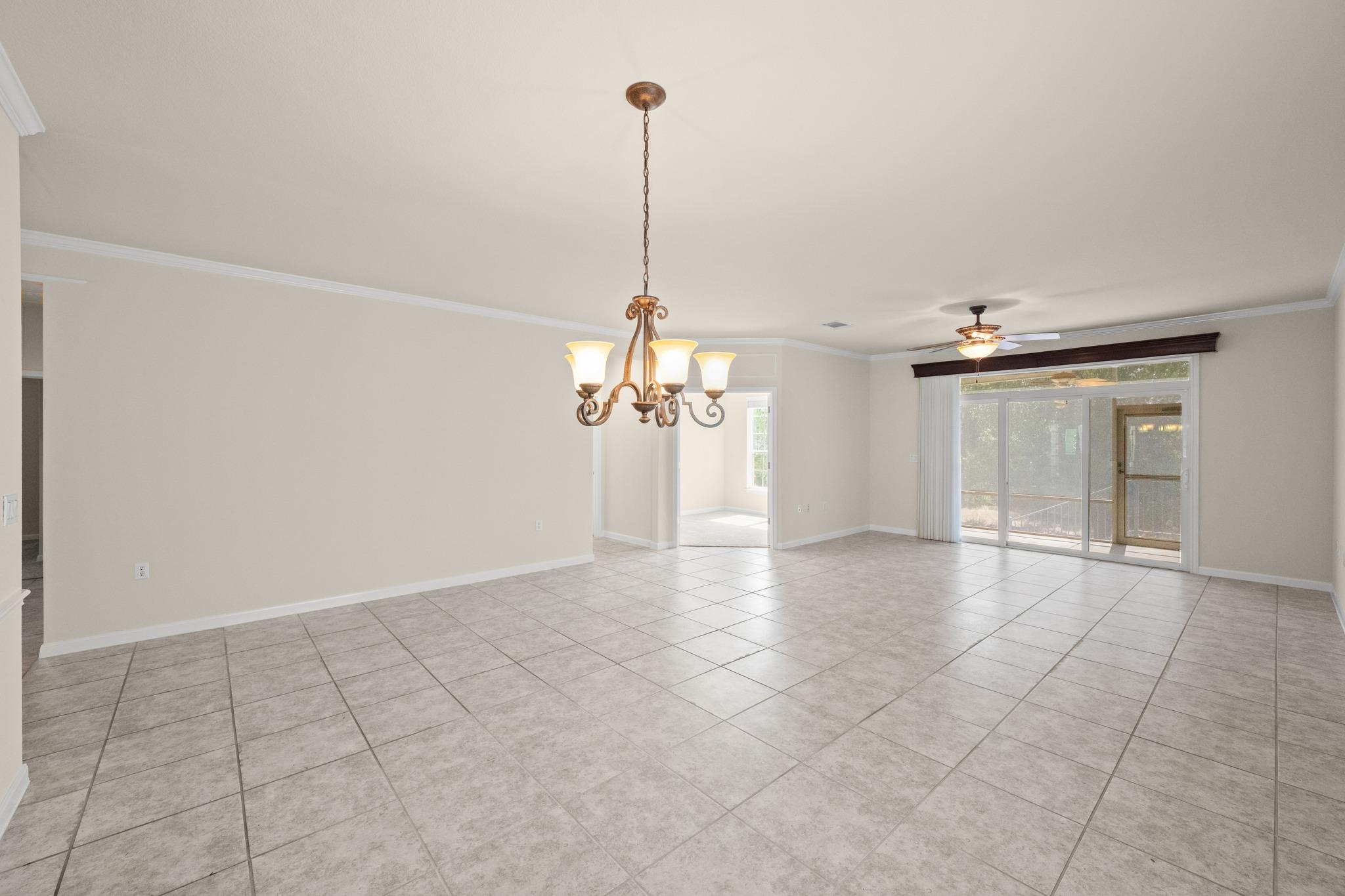 213 Fieldstone DR — photo 5