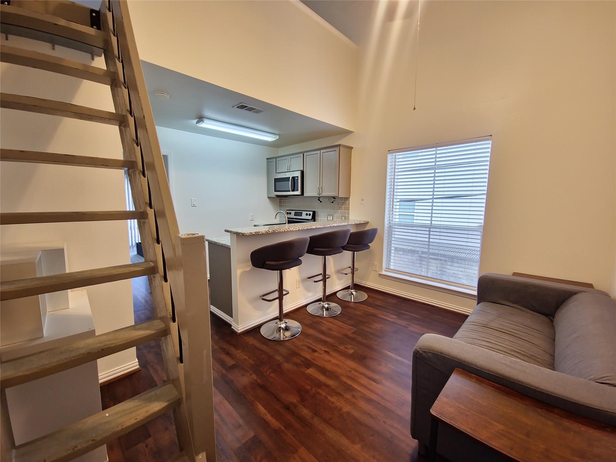2313 Longview ST #205 — photo 3