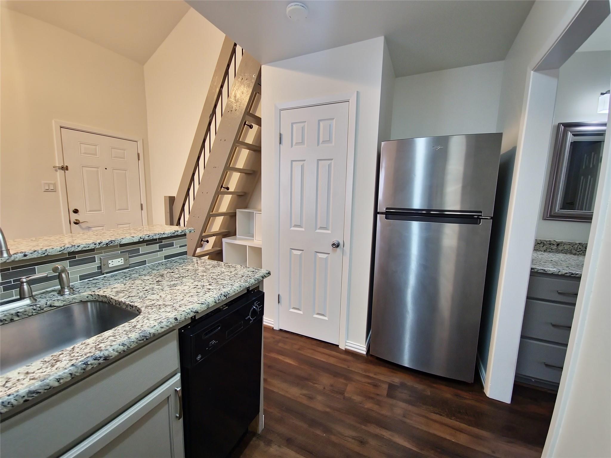 2313 Longview ST #205 — photo 4
