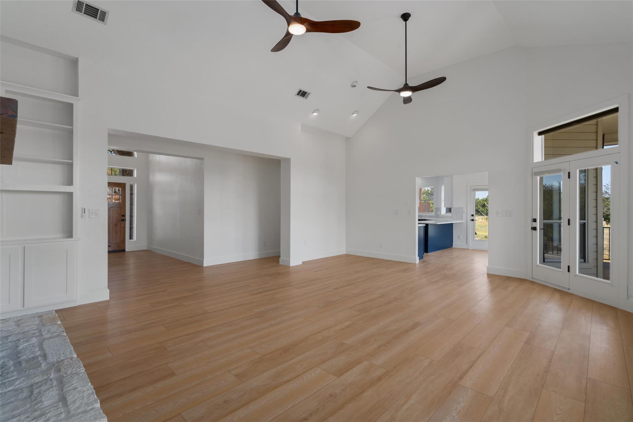 401 Roy Creek LN — photo 5