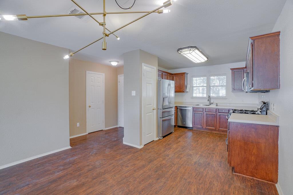 1512 Davis Mountain LOOP — photo 4