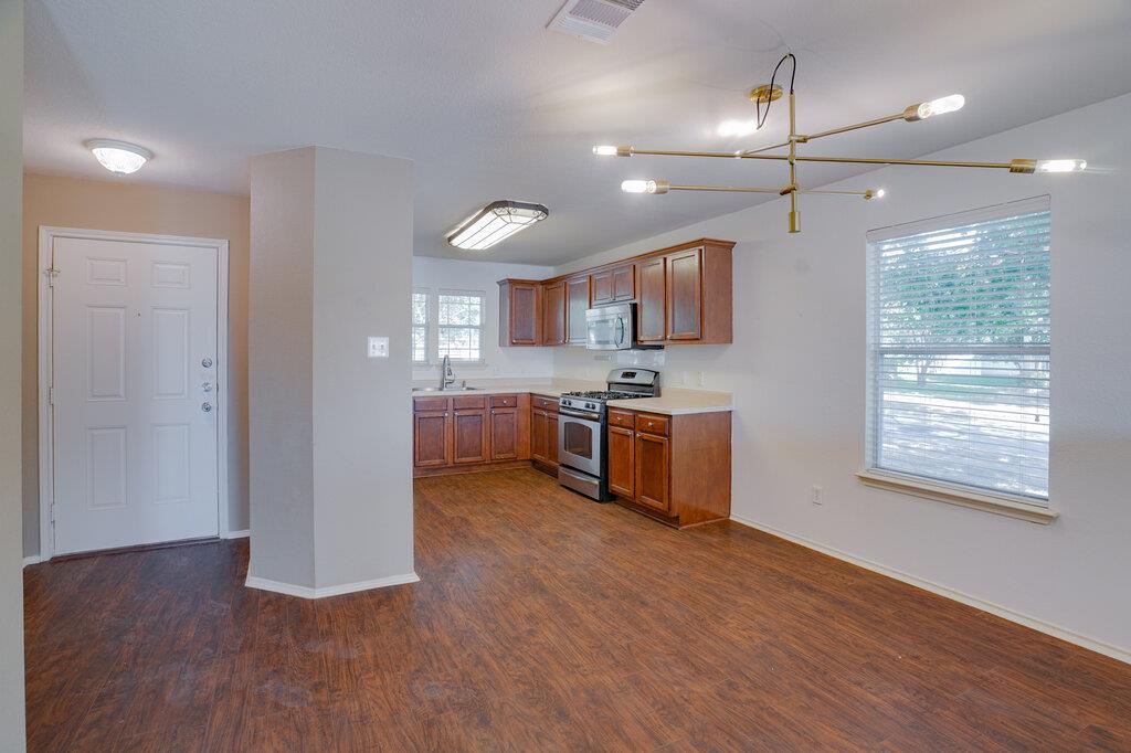 1512 Davis Mountain LOOP — photo 5