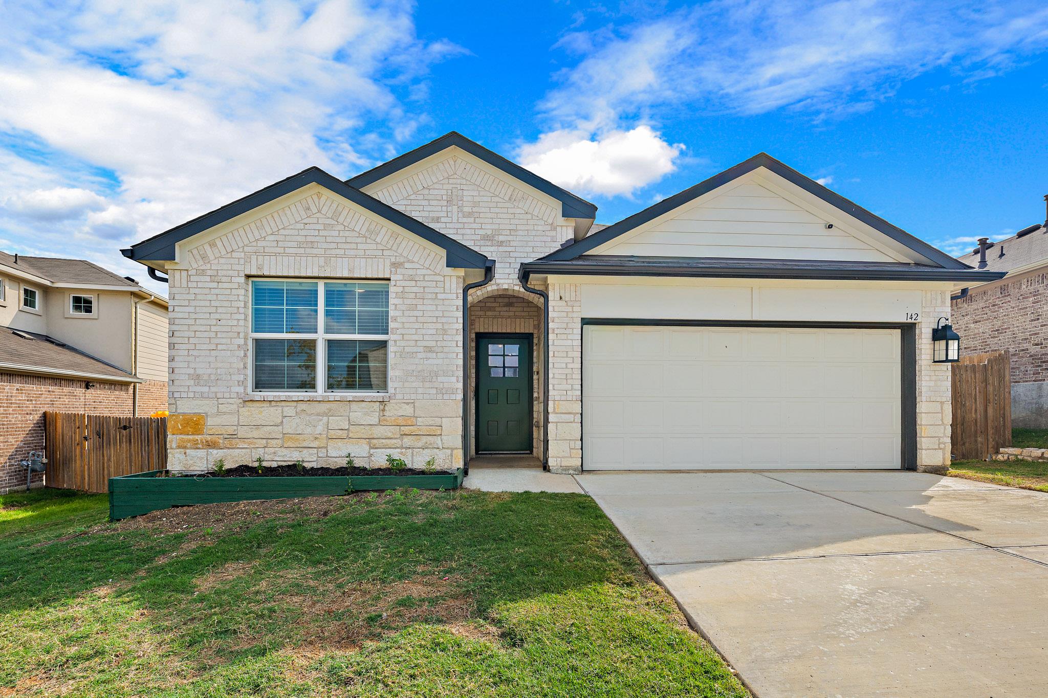 142 Solitude DR — photo 3