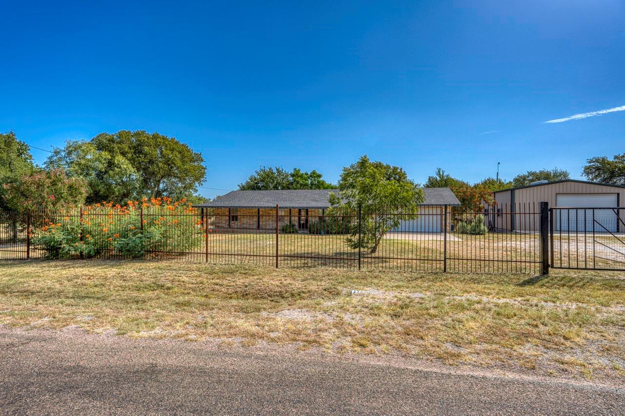 212 Deer DR — photo 4