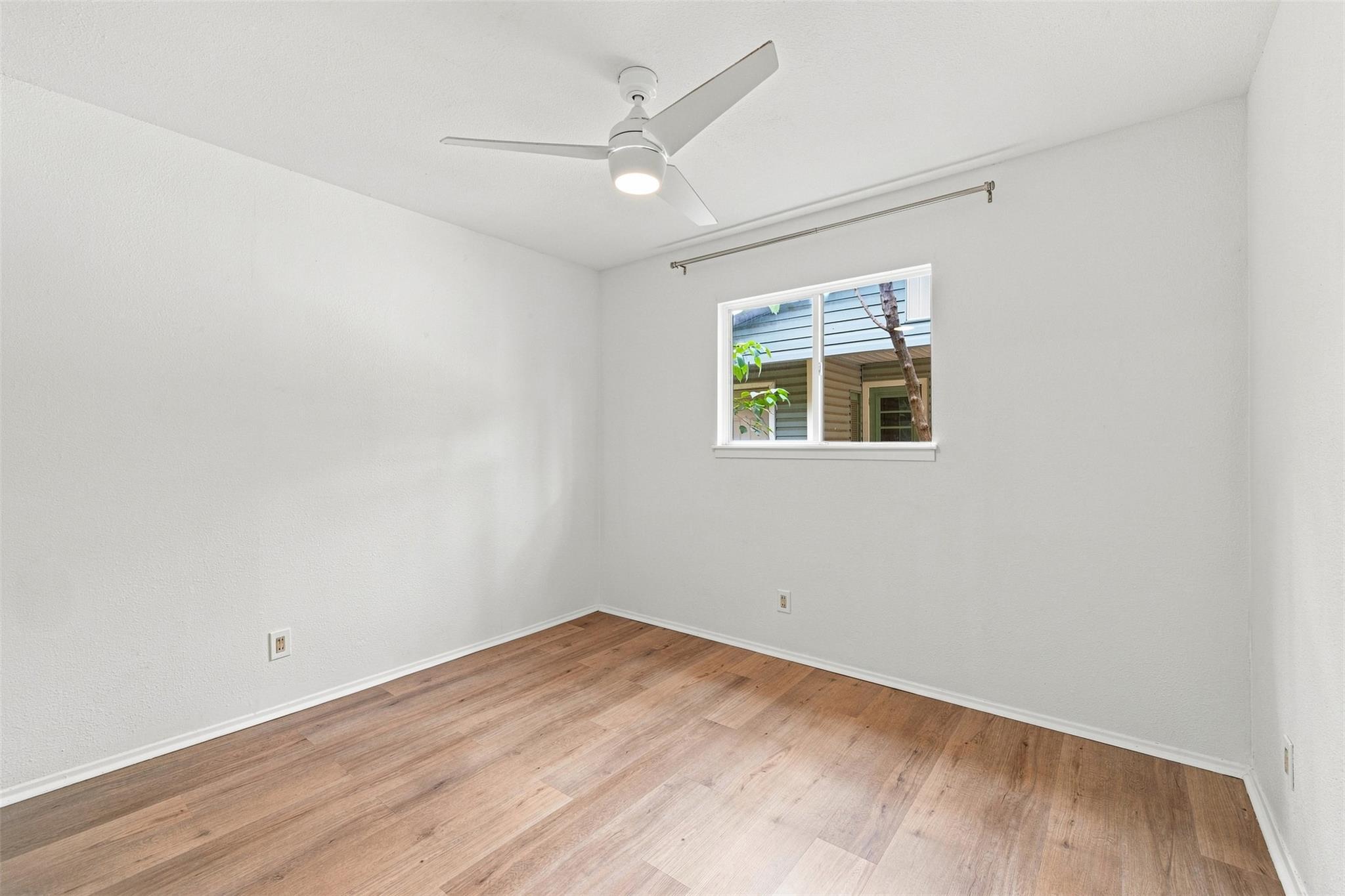 4908 Gladeview DR — photo 4