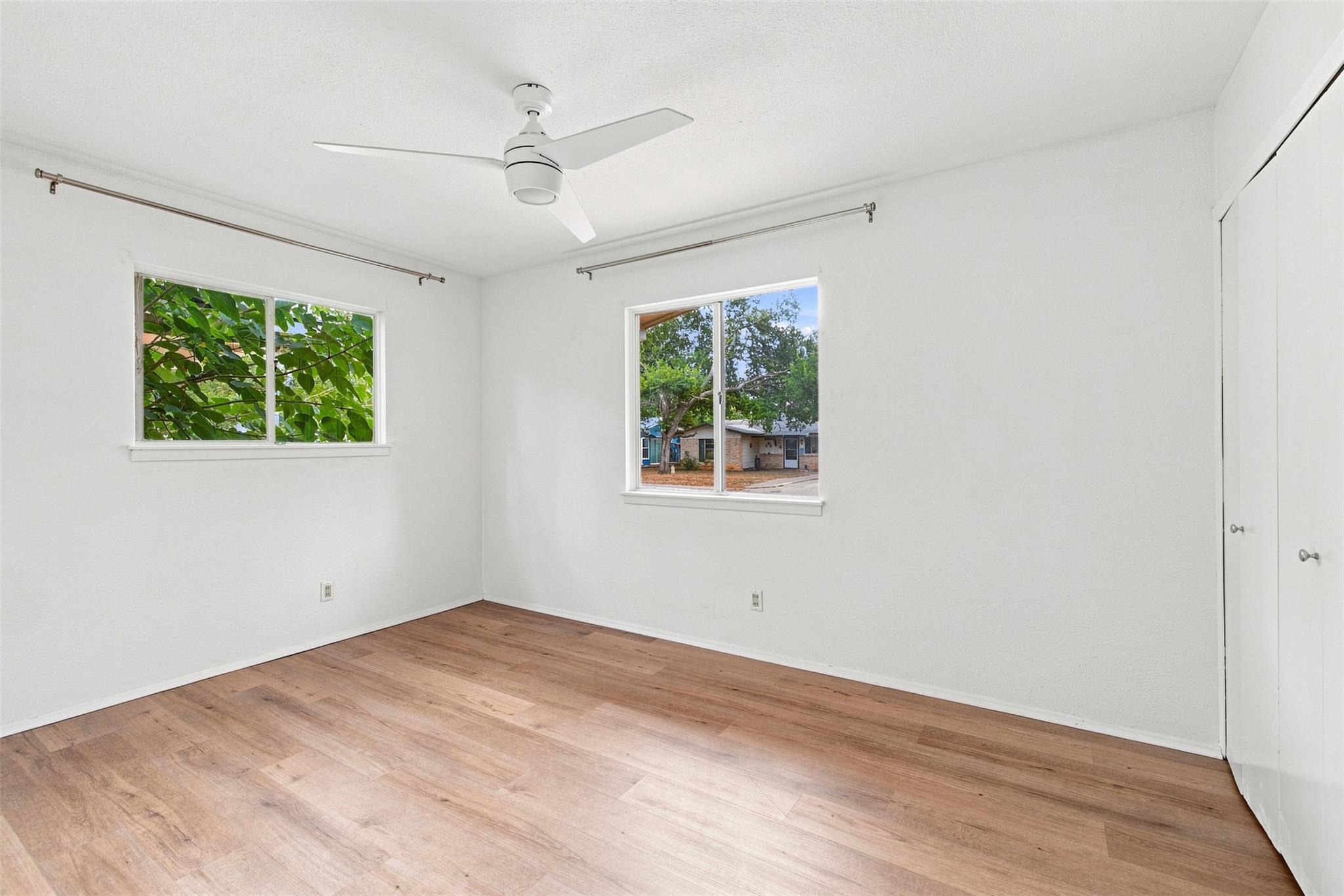 4908 Gladeview DR — photo 5
