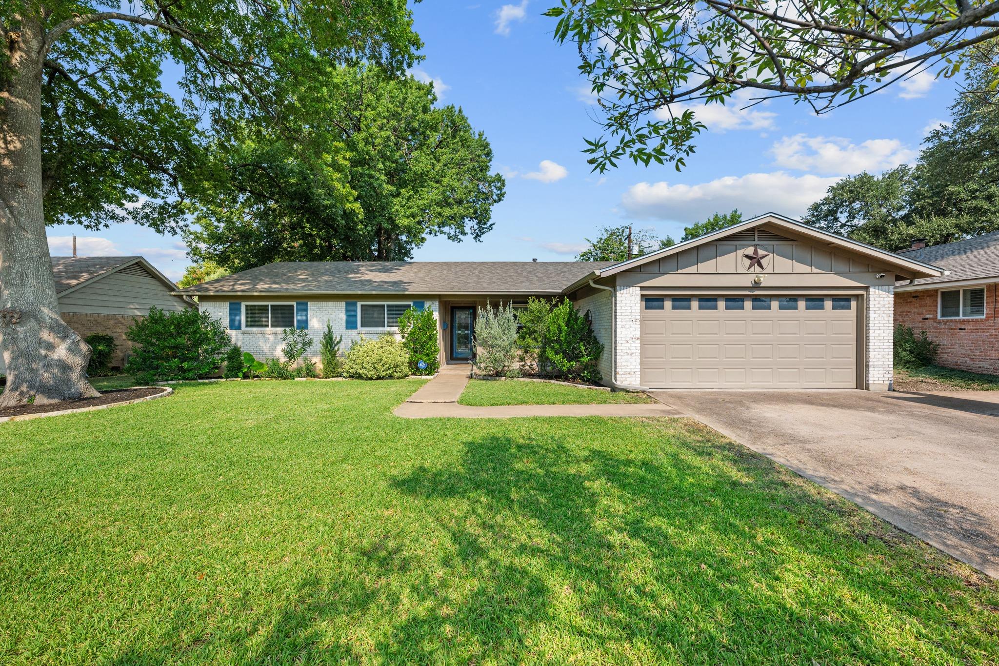 8612 Stillwood LN
