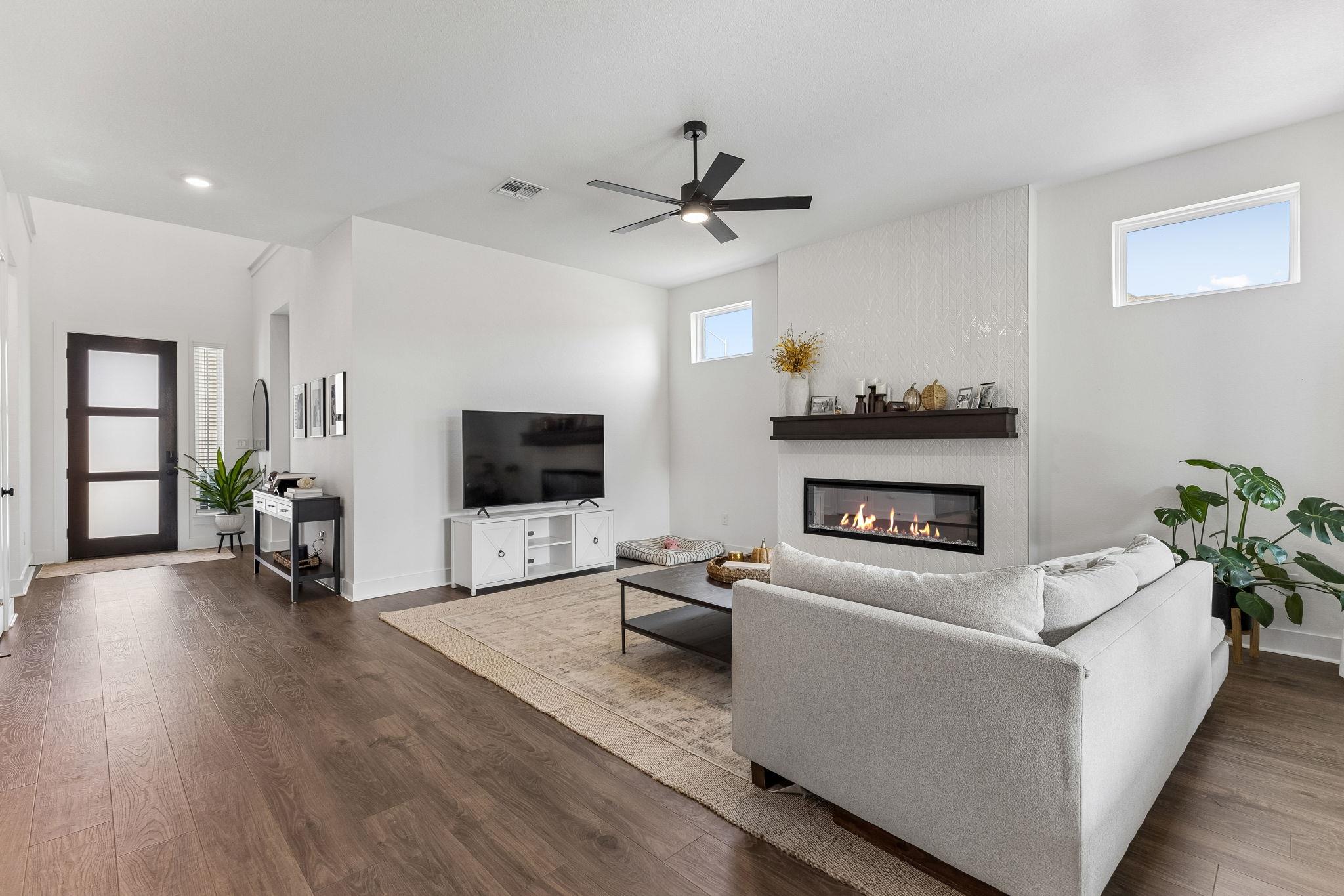 471 Diamondleaf DR — photo 4