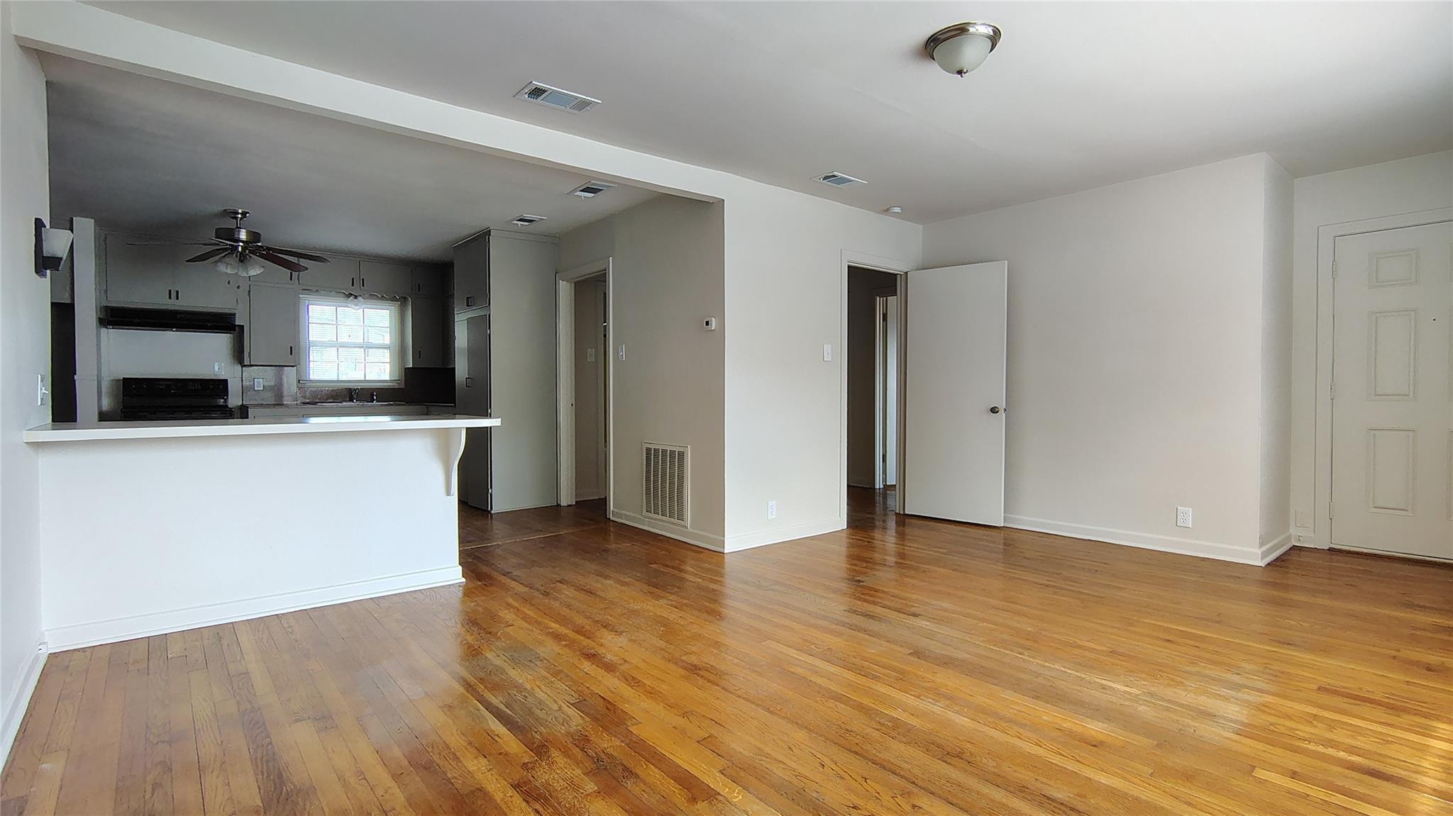 13805 Maye PL — photo 3