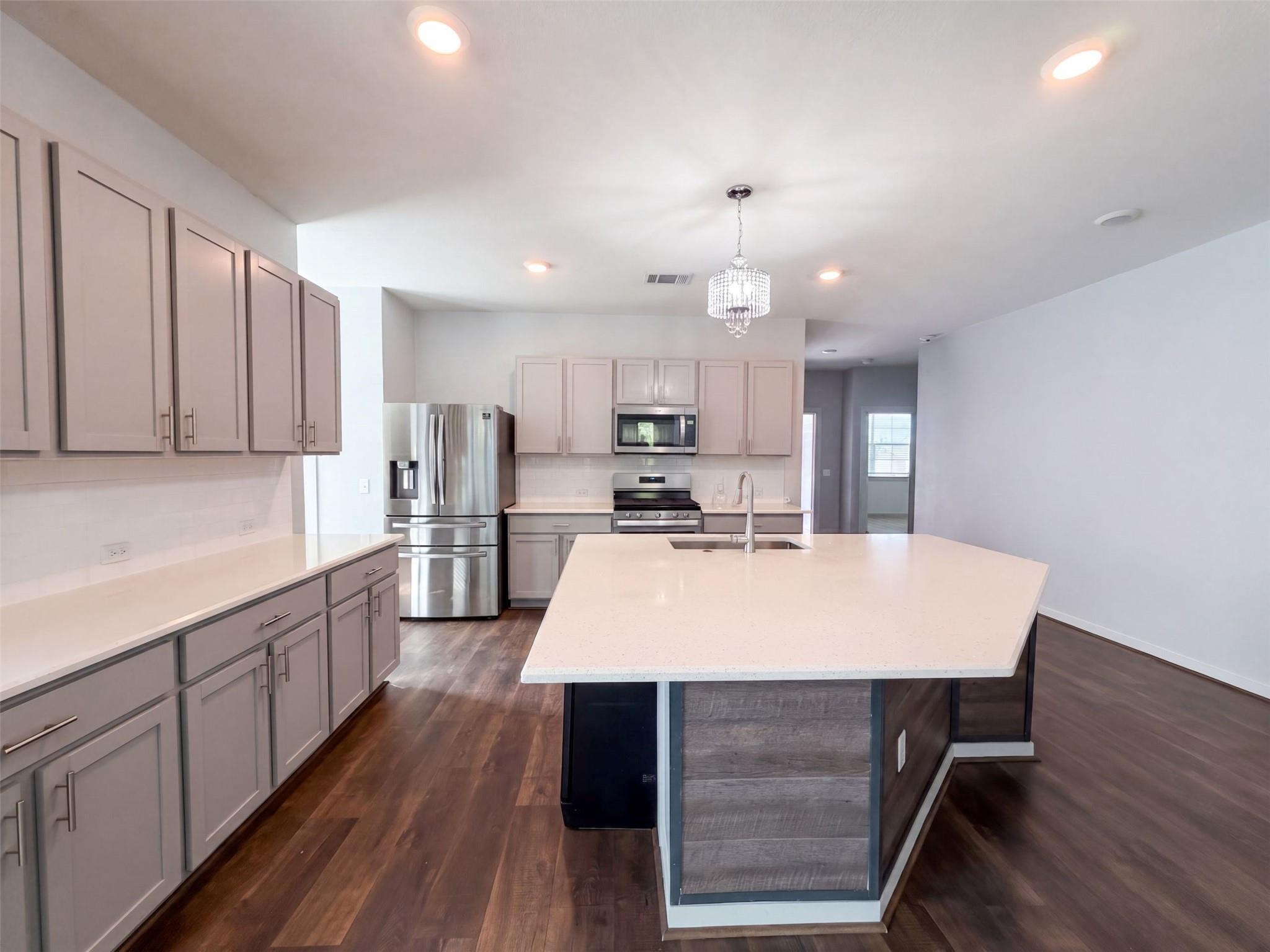 204 Florenz LN — photo 3