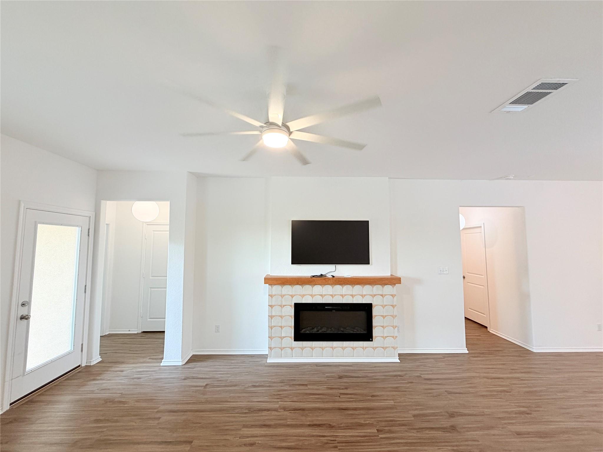 928 Legends LN — photo 4