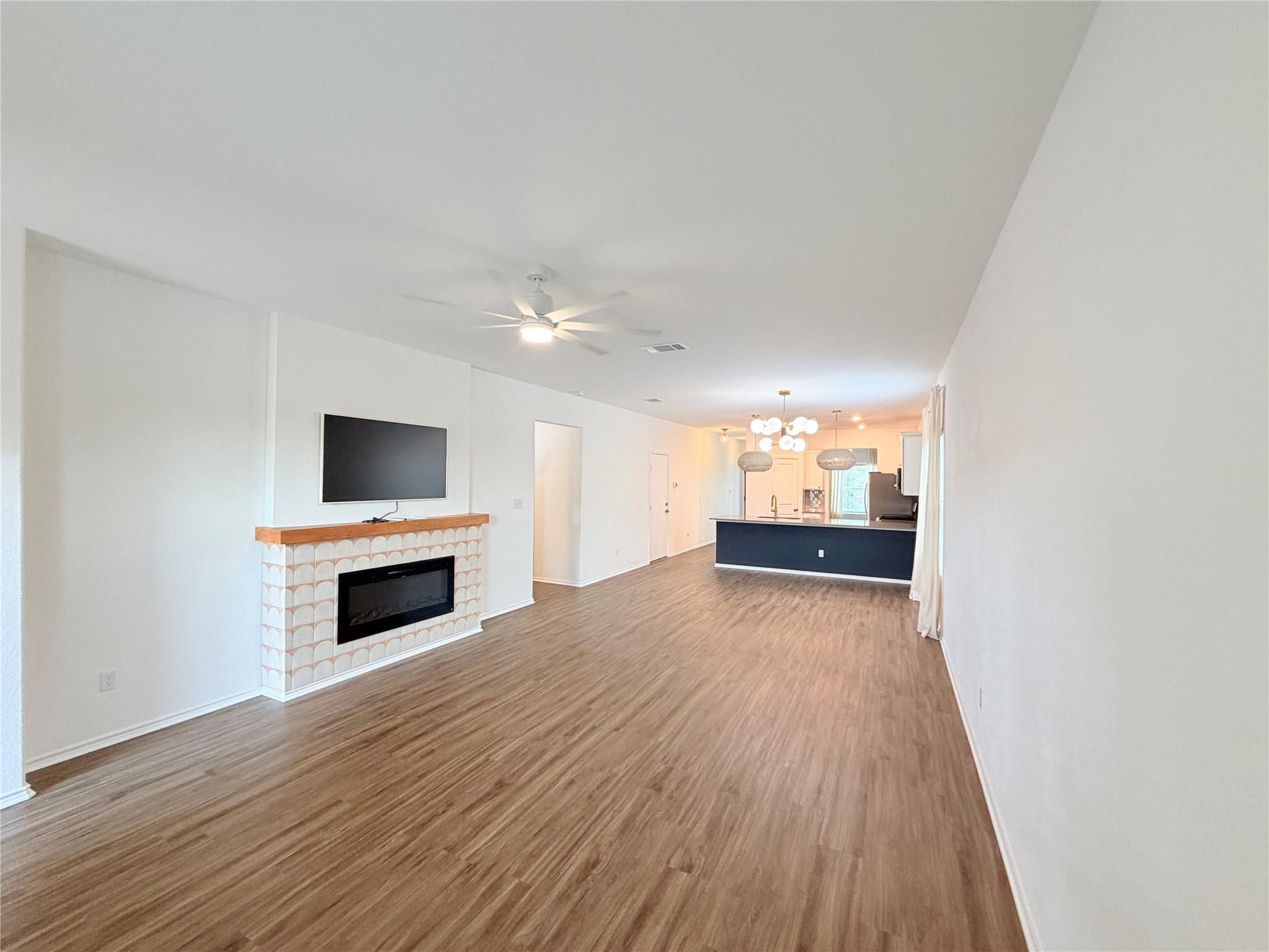 928 Legends LN — photo 5