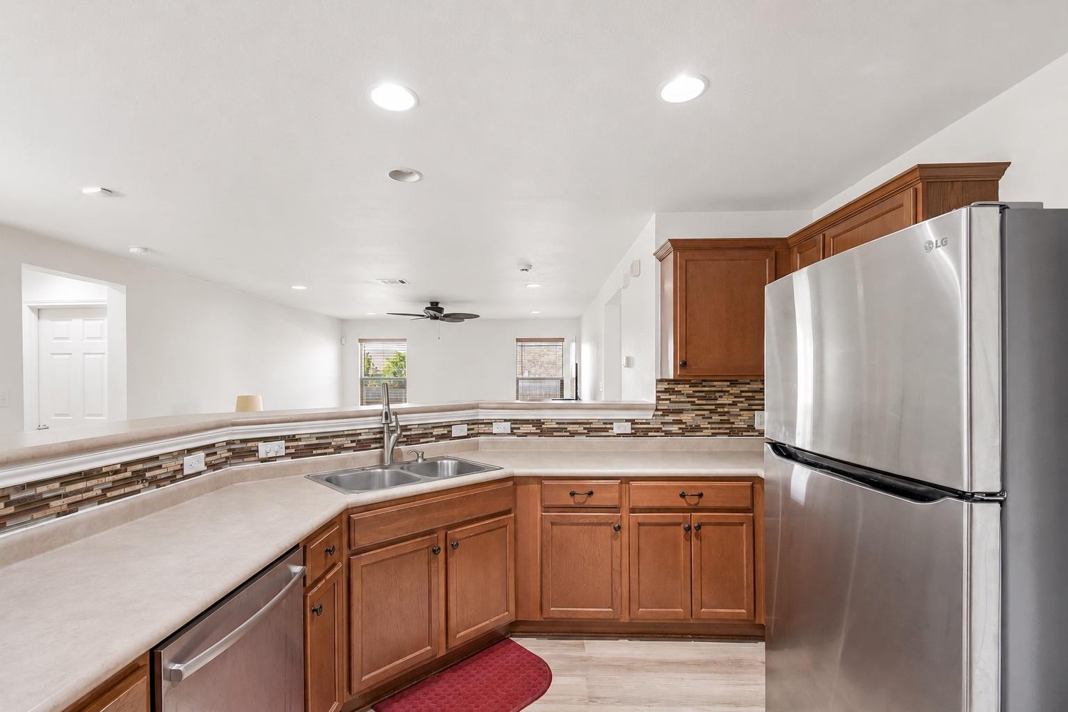 260 Cushman DR — photo 5