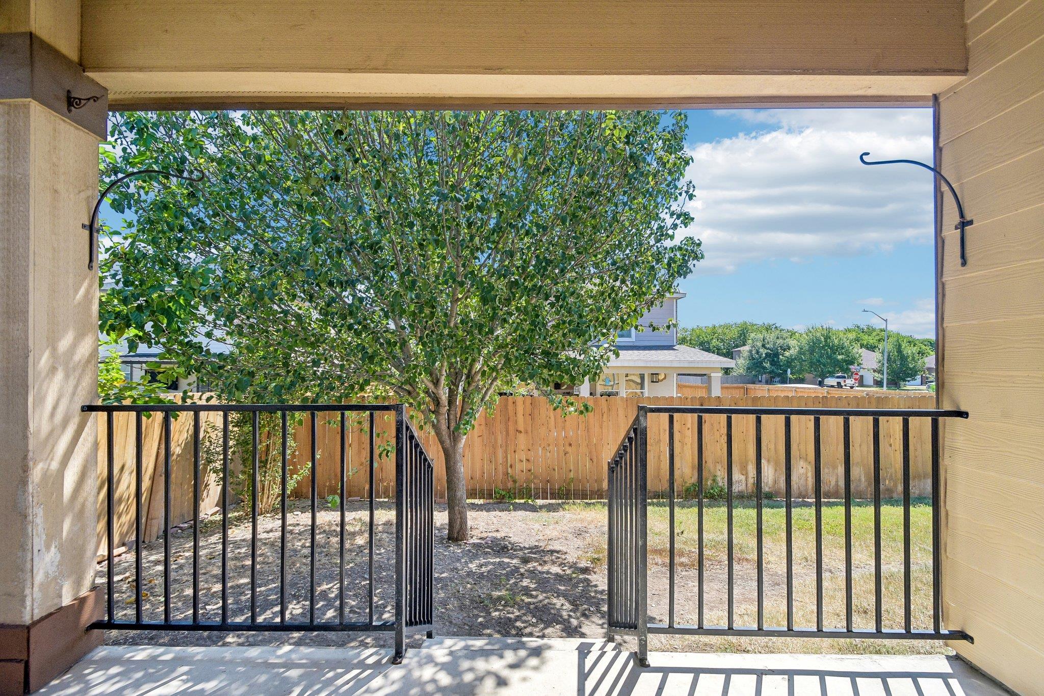 260 Cushman DR — photo 4