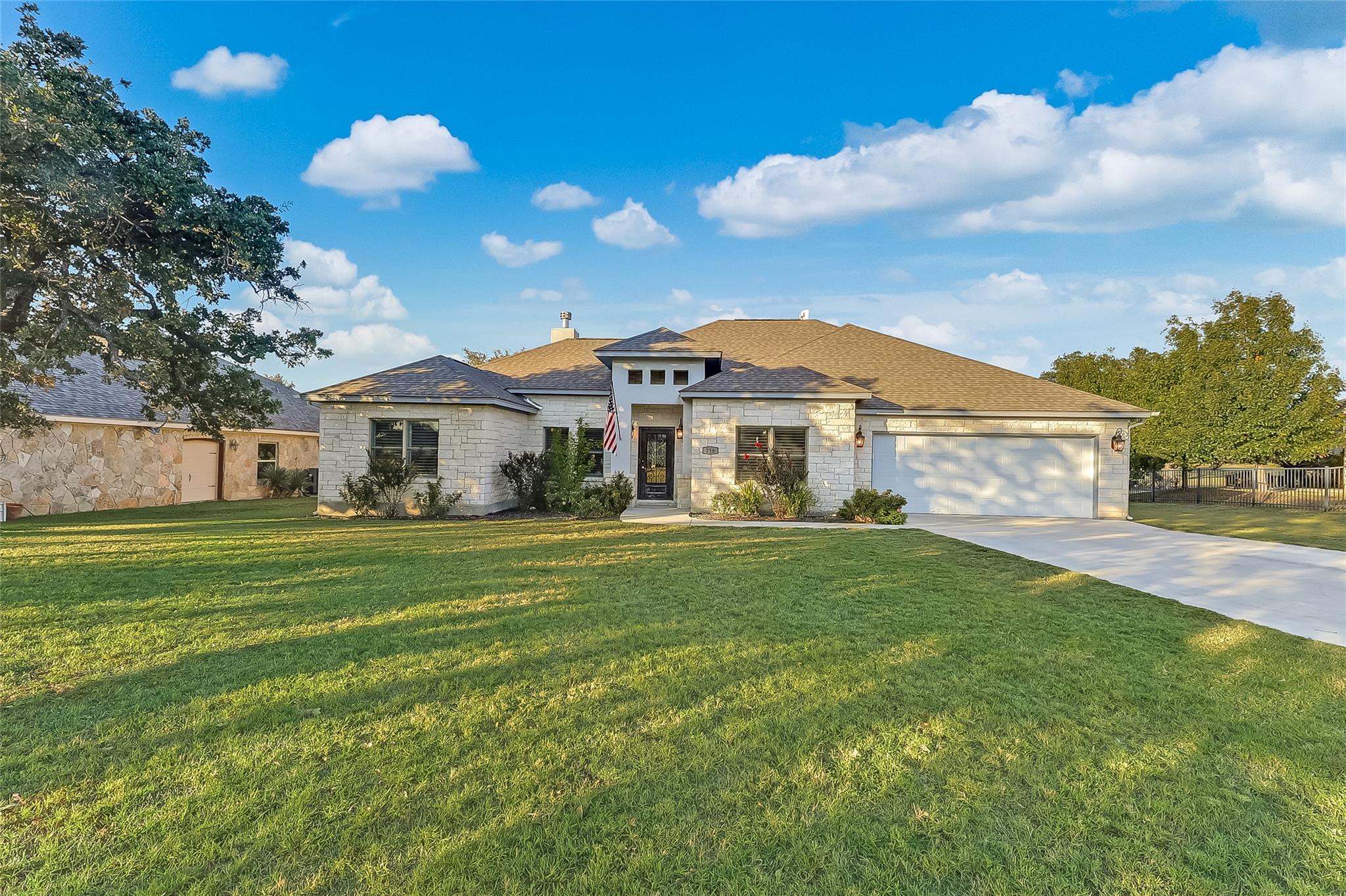 216 Enclave DR