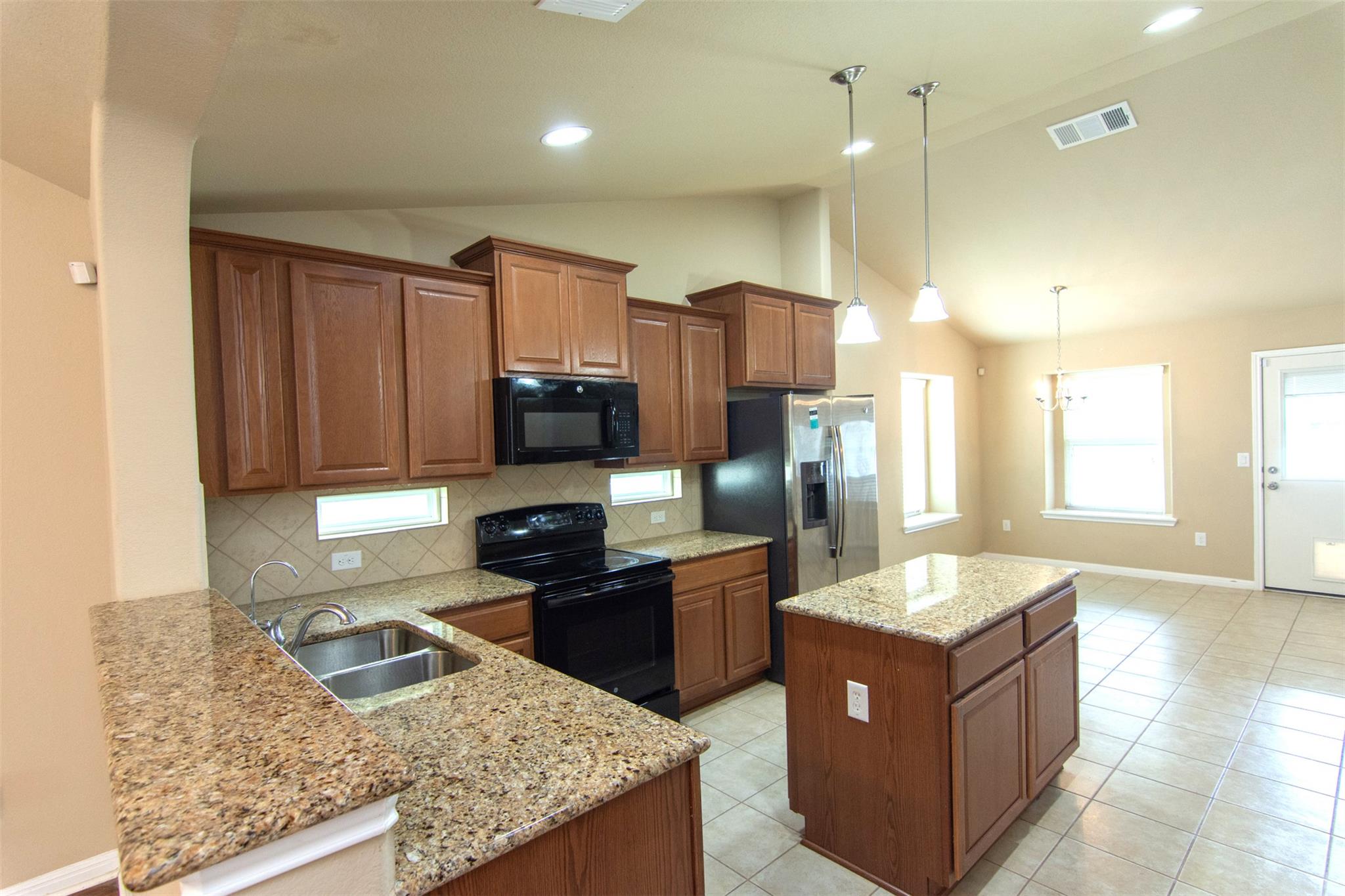 18405 Tall Grass Prairie DR — photo 5