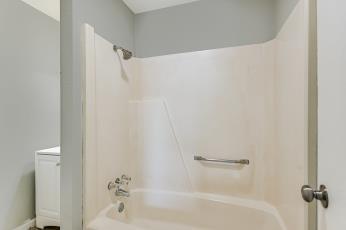 403 Edmond ST — photo 4