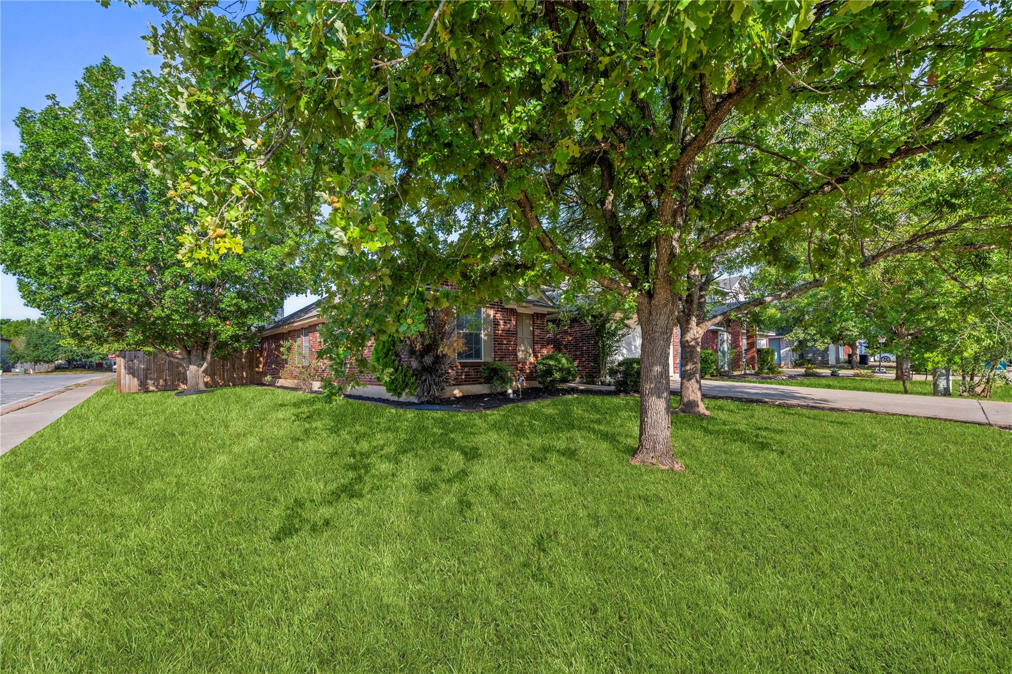 701 Sparkling Brook LN