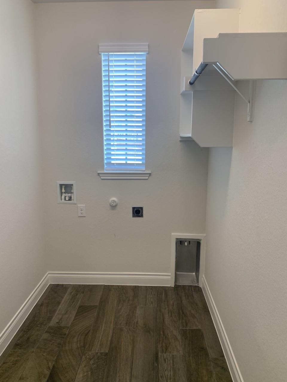 221 Rosebush DR — photo 4