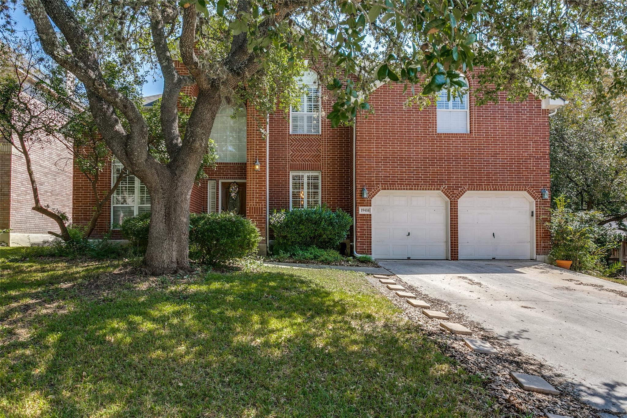 19414 Mill Oak