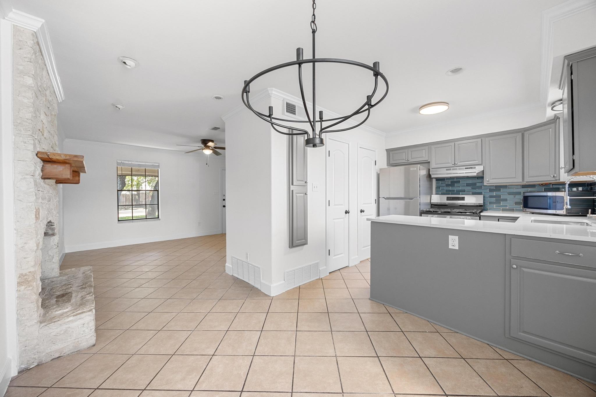 204 Northwest DR #A — photo 3